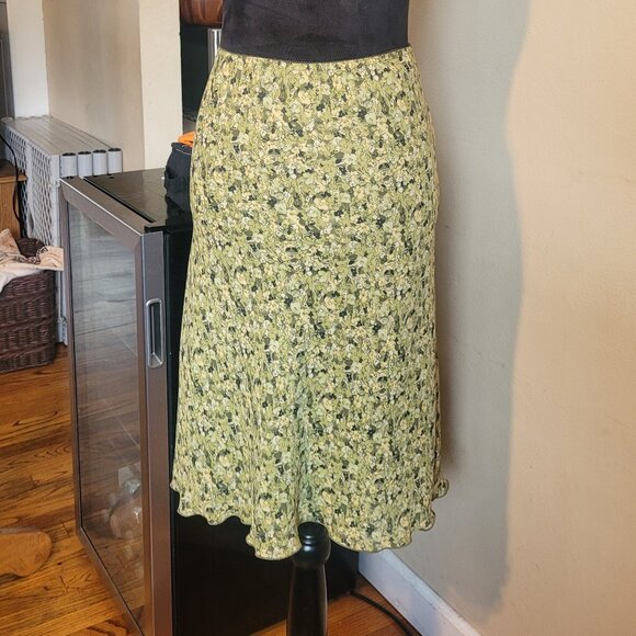Y2K Floral Skirt‎ - Picture 1 of 3